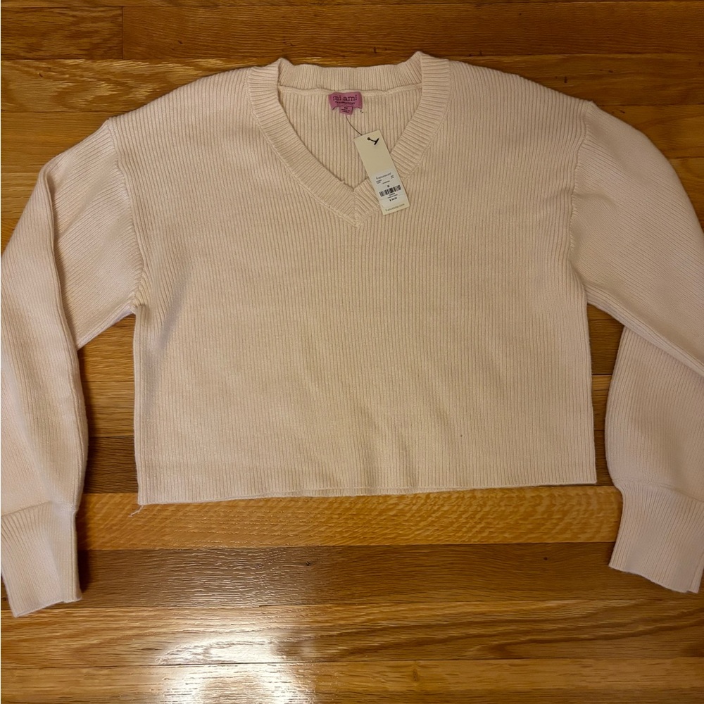 Francesca's Collections Cream V-Neck Sweater Relaxed Fit